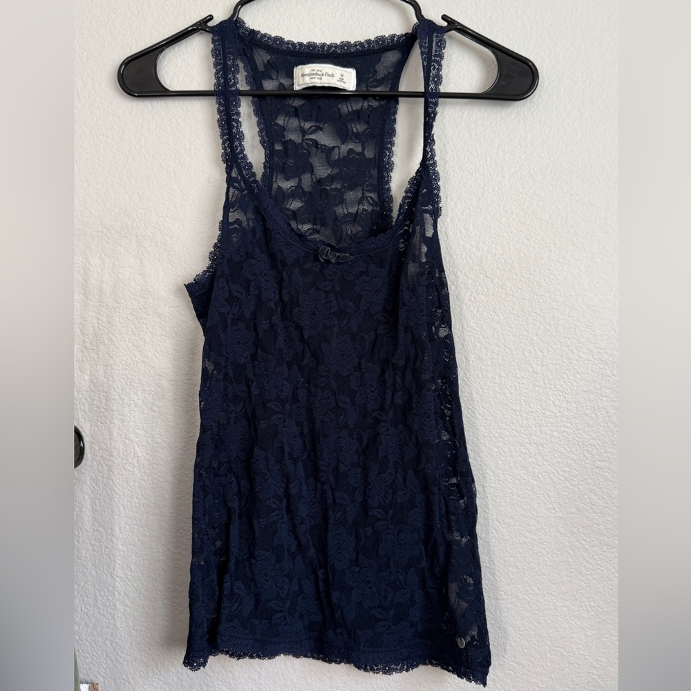 Abercrombie and fitch lace navy blue cami
Layering cami
Y2K cami fairy grunge